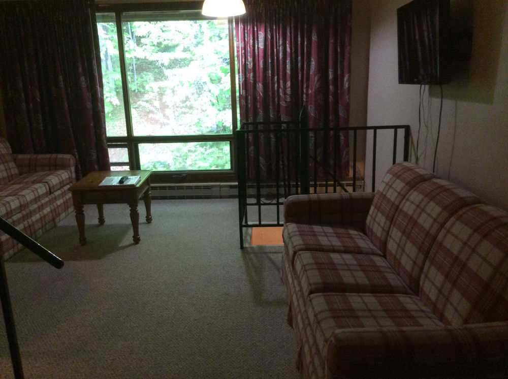 Evergreen Valley Inn Stoneham 외부 사진